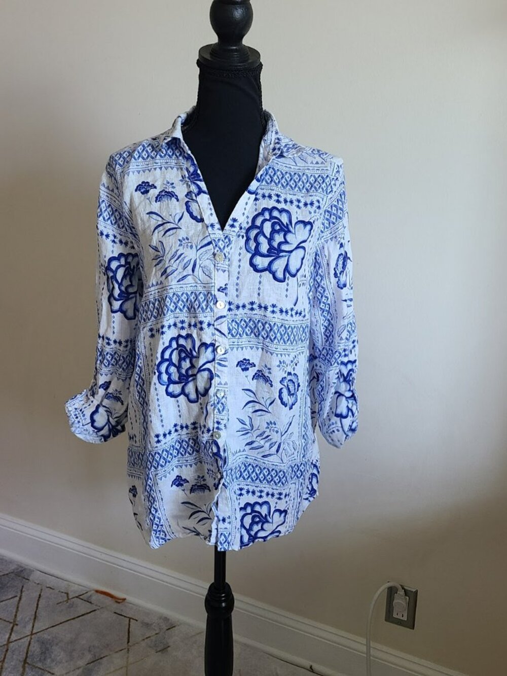 Halston 100% Linen Blue White Floral Button Up Roll Tab Sleeve Shirt Size L